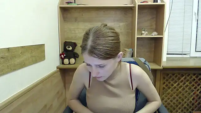 Snapshot of ViolaHot_ chatting on 4, 7, 2026 ViolaHot online show from 4, 7, 2026