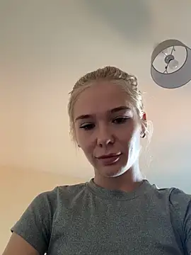 Snapshot of Hotb_x chatting on 27, 5, 2026 Hotb x online show from 27, 5, 2026