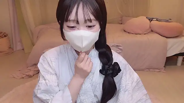 Snapshot of YURInya_ chatting on 7, 7, 2026 YURInya online show from 7, 7, 2026