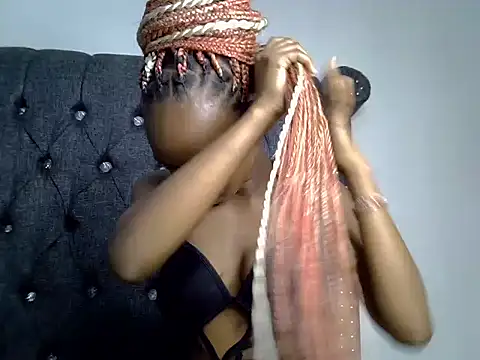 Snapshot of cocolaurah chatting on 17, 6, 2026 cocolaurah online show from 17, 6, 2026