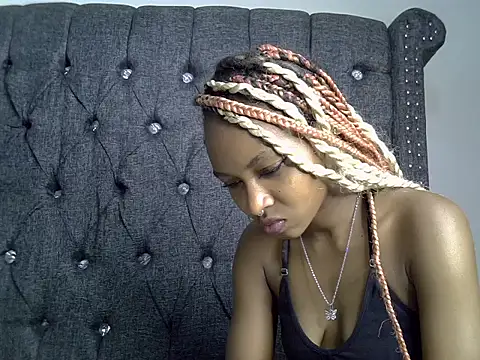 Snapshot of cocolaurah chatting on 12, 7, 2026 cocolaurah online show from 12, 7, 2026