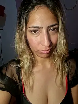 Snapshot of Angelinaxxx1995 chatting on 27, 5, 2026 Angelinaxxx1995 online show from 27, 5, 2026