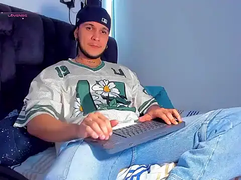 Snapshot of jacob_lautnerr chatting on 3, 6, 2026 jacob lautnerr online show from 3, 6, 2026