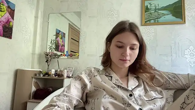 Snapshot of HeIen_cute chatting on 6, 6, 2026 HeIen cute online show from 6, 6, 2026