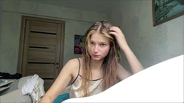 Snapshot of HeIen_cute chatting on 7, 7, 2026 HeIen cute online show from 7, 7, 2026