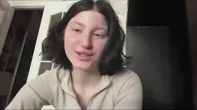 Snapshot of MckenzieOliver chatting on 31, 5, 2026 MckenzieOliver online show from 31, 5, 2026