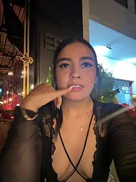 Snapshot of HaileyBieber_ chatting on 5, 6, 2026 HaileyBieber online show from 5, 6, 2026