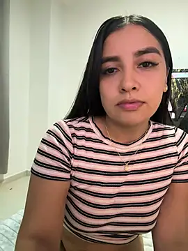 Snapshot of HaileyBieber_ chatting on 7, 6, 2026 HaileyBieber online show from 7, 6, 2026