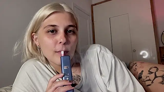 Snapshot of Ella_Bloom chatting on 14, 7, 2026 Ella Bloom online show from 14, 7, 2026