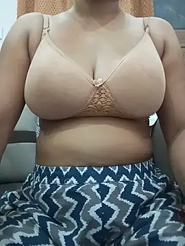 Snapshot of sexy_kajal9 chatting on 7, 7, 2026 sexy kajal9 online show from 7, 7, 2026