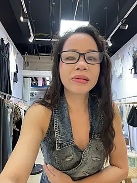 Snapshot of honghong_mother chatting on 21, 7, 2026 honghong mother online show from 21, 7, 2026