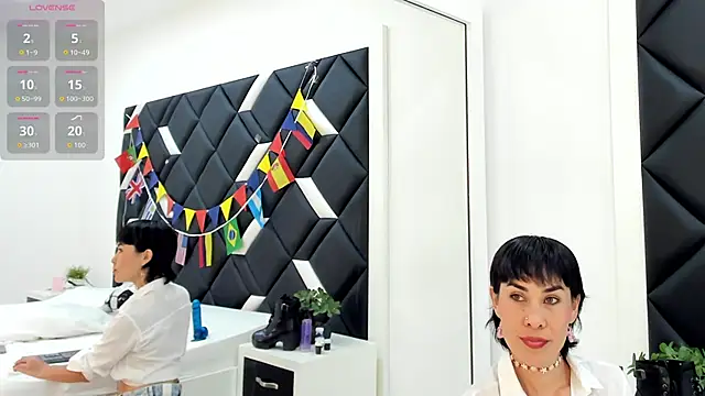 Snapshot of CarlaLinares chatting on 18, 6, 2026 CarlaLinares online show from 18, 6, 2026