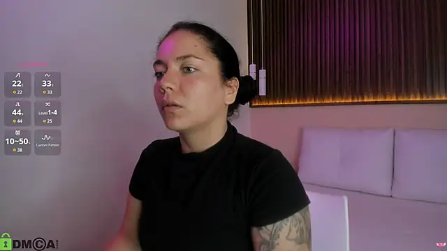 Snapshot of rebecaa_grey chatting on 4, 7, 2026 rebecaa grey online show from 4, 7, 2026