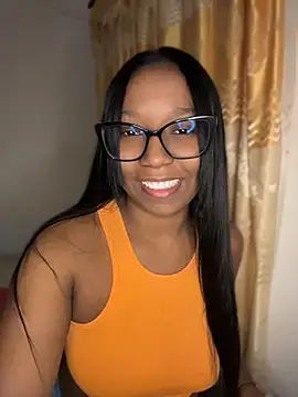 Snapshot of chell_iivy chatting on 5, 7, 2026 chell iivy online show from 5, 7, 2026