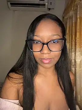 Snapshot of chell_iivy chatting on 20, 7, 2026 chell iivy online show from 20, 7, 2026