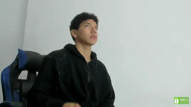Snapshot of Maximiliano_Young chatting on 12, 6, 2026 Maximiliano Young online show from 12, 6, 2026