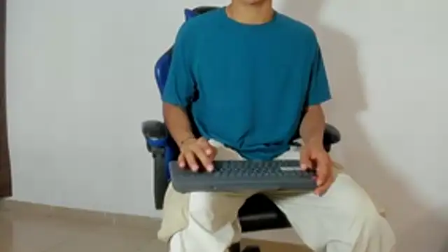 Snapshot of Maximiliano_Young chatting on 7, 7, 2026 Maximiliano Young online show from 7, 7, 2026