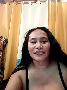 Snapshot of Queenslay chatting on 17, 7, 2026 Queenslay online show from 17, 7, 2026