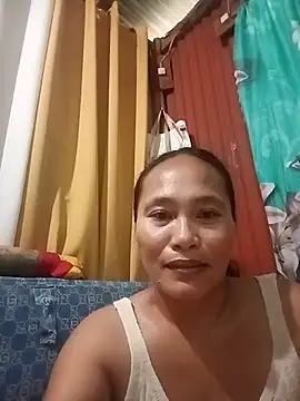 Snapshot of Queenslay chatting on 19, 7, 2026 Queenslay online show from 19, 7, 2026