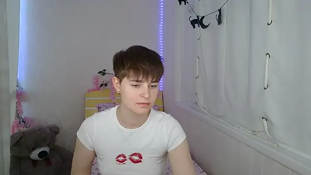 EmyHills online show from 13, 6, 2026