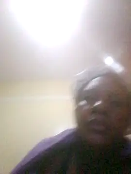 Snapshot of Creamymom4 chatting on 17, 6, 2026 Creamymom4 online show from 17, 6, 2026