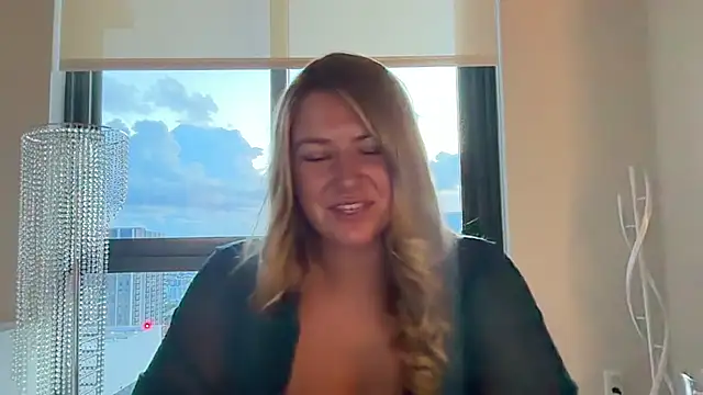 Snapshot of allyanalangell chatting on 6, 7, 2026 allyanalangell online show from 6, 7, 2026