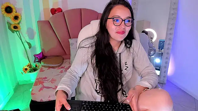 Snapshot of Emma_lakshmi chatting on 3, 6, 2026 Emma lakshmi online show from 3, 6, 2026