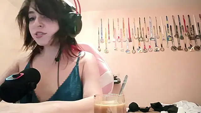 bunnyhoneylovehands online show from 4, 7, 2026