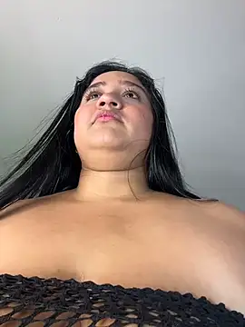 Snapshot of FoxySkye chatting on 4, 7, 2026 FoxySkye online show from 4, 7, 2026