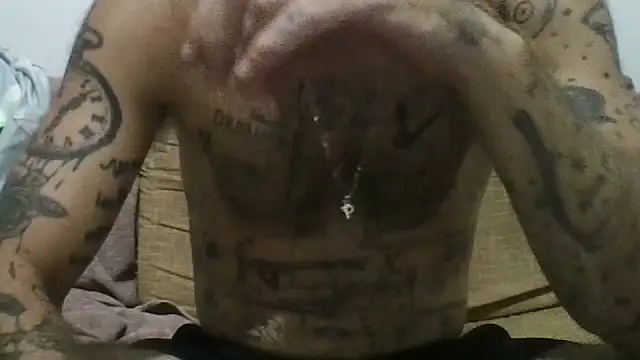 Snapshot of loucas92 chatting on 4, 8, 2026 loucas92 online show from 4, 8, 2026