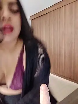Snapshot of Roxxy_Sade chatting on 8, 6, 2026 Roxxy Sade online show from 8, 6, 2026