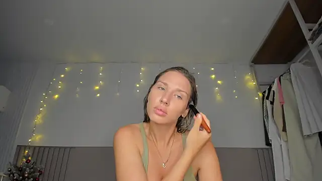 Snapshot of SofiClimbing chatting on 1, 2, 2026 SofiClimbing online show from 1, 2, 2026