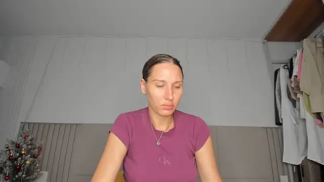 Snapshot of SofiClimbing chatting on 7, 2, 2026 SofiClimbing online show from 7, 2, 2026