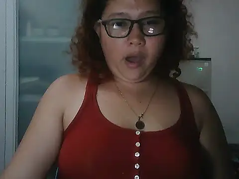 Snapshot of bitchychubby chatting on 14, 7, 2026 bitchychubby online show from 14, 7, 2026