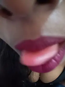 Snapshot of Sexy-Zeenat chatting on 12, 6, 2026 Sexy-Zeenat online show from 12, 6, 2026