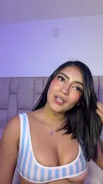 Snapshot of Nicolegh_ chatting on 17, 6, 2026 Nicolegh online show from 17, 6, 2026