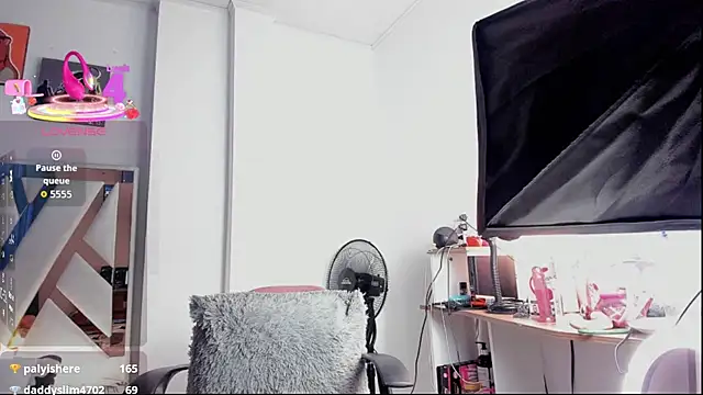 Snapshot of MiaGrey07 chatting on 28, 7, 2026 MiaGrey07 online show from 28, 7, 2026