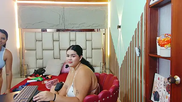 Snapshot of KatANDfer chatting on 10, 7, 2026 KatANDfer online show from 10, 7, 2026