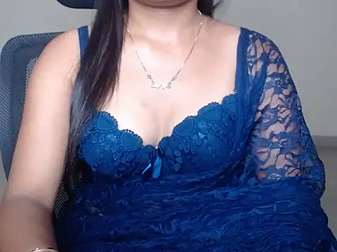 Snapshot of Elle_lala chatting on 29, 6, 2026 Elle lala online show from 29, 6, 2026