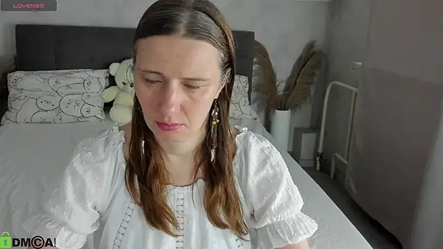 Snapshot of Kathrine-Meyer chatting on 27, 6, 2026 Kathrine-Meyer online show from 27, 6, 2026