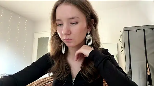 smalllisa online show from 12, 6, 2026