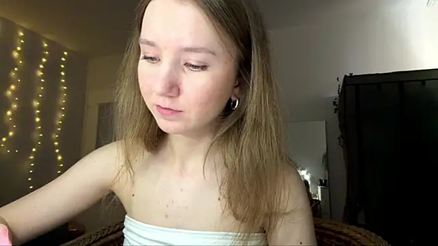 smalllisa online show from 18, 6, 2026
