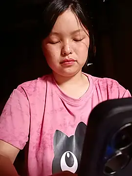 Snapshot of Linna-bae chatting on 23, 6, 2026 Linna-bae online show from 23, 6, 2026