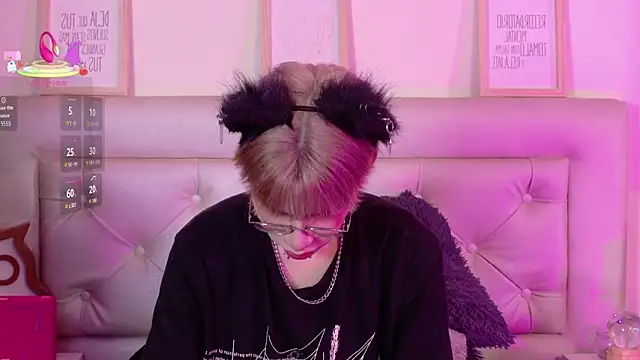 Snapshot of Kim_Adrien chatting on 28, 6, 2026 Kim Adrien online show from 28, 6, 2026