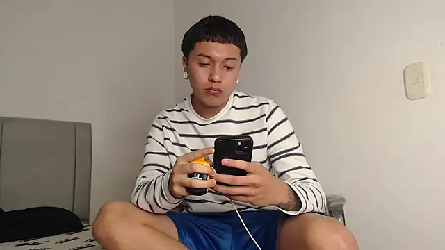 Snapshot of Owenn__blueee chatting on 16, 6, 2026 Owenn blueee online show from 16, 6, 2026