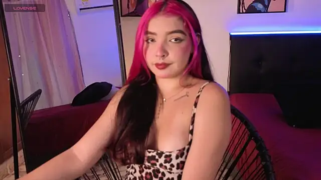Snapshot of Maia_Mancini5 chatting on 8, 7, 2026 Maia Mancini5 online show from 8, 7, 2026