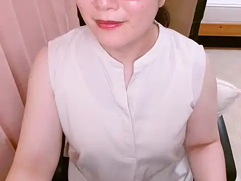Snapshot of LENA-xo chatting on 6, 7, 2026 LENA-xo online show from 6, 7, 2026