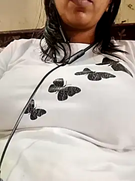 Snapshot of Romantic_riya_06 chatting on 19, 7, 2026 Romantic riya 06 online show from 19, 7, 2026