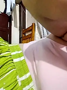 Snapshot of Romantic_riya_06 chatting on 19, 7, 2026 Romantic riya 06 online show from 19, 7, 2026