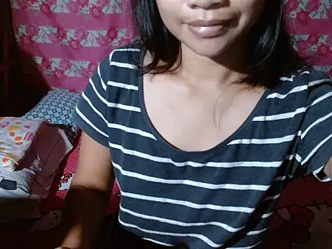 Snapshot of Itsme_Foxy_Shantale chatting on 17, 6, 2026 Itsme Foxy Shantale online show from 17, 6, 2026
